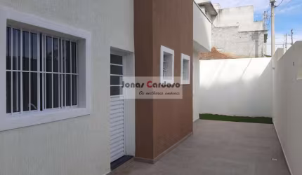 Casa térrea a venda com 2 quartos sendo 1 suíte, 65m² com excelente acabamento, amplo quintal nos fundos por R$: 430 mil. Botujuru, Mogi das Cruzes.