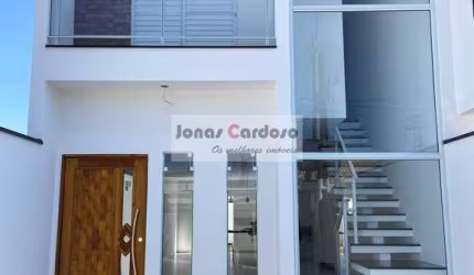 Sobrado a venda de 138,00 m² no Parque Morumbi, com 3 quartos sendo 1 suites com sacada e closet, cozinha ampla , por R$: 690 mil. Mogi das Cruzes.