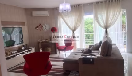 Sobrado a venda no renomado Condomínio Aruã, com 4 quartos sendo todos suítes, 3 salas, cozinha planejada, piscina, forno a lenha. Por R$: 1.700.000 .