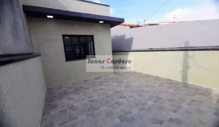 Casa térrea à venda na Vila Nova Cintra em Mogi das Cruzes. Com 2 quartos, 1 suíte, 2 banheiros, 2 vagas, área gourmet. Por R$: 399, aceita financiar.