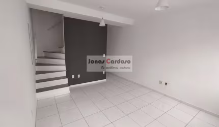 Sobrado à venda no Mogi Moderno em Mogi das Cruzes. Com 2 quartos, 2 banheiros, 2 vagas de garagem, 68m² útil. Apenas R$:400 mil