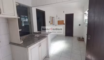 Imperdível Casa Comercial  na Vila Lavínia em Mogi das Cruzes. Com 3 Quartos, 1 Suíte, 2 Salas, 2 Banheiros, 2 Vagas de Garagem!