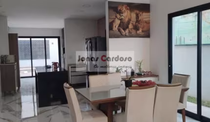 Casa no Condomínio Aruã Brisas em Mogi das Cruzes-SP: 3 Suítes, 2 Salas e 4 Vagas de Garagem! Por R$: 1.700.000 e ainda estuda permuta.