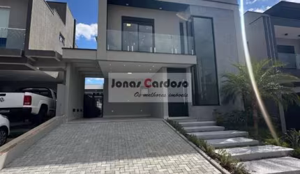 Casa alto padrão à venda no Condomínio Mosaico Essence, Cézar de Souza. Com 3 suítes, sendo 1 máster, piscina, área gourmet, 4 vagas. R$: 1.850.000