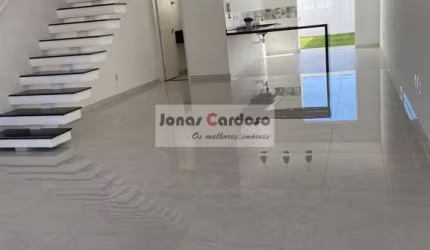Sobrado a venda de 138,00 m² no Parque Morumbi, com 3 quartos sendo 1 suites com sacada e closet, cozinha ampla , por R$: 720 mil. Mogi das Cruzes.