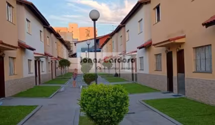 Venda de Casa em Condomínio na Vila da Prata, Mogi das Cruzes-SP: 2 quartos, 2 salas, 2 banheiros e 1 vaga de garagem. Por R$: 350 mil.