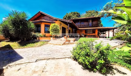 Casa à Venda bem proximo ao centro de Mogi das Cruzes-SP, Bairro Mogi Moderno: 4 Quartos, 1 Suíte, 3 Salas, 4 Banheiros, 260m²! Por R$: 1.1170.000