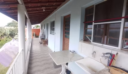 vendo casa em águas de lindoia- sp.