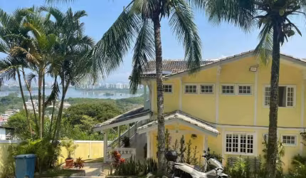 Casa em condomínio fechado com 4 quartos à venda na Estrada de Jacarepaguá, Itanhangá, Rio de Janeiro, 1500 m2 por R$ 1.400.000
