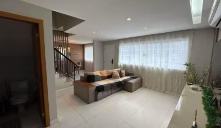 Casa em condomínio fechado com 3 quartos à venda na Rua Manhuaçu, Vargem Grande, Rio de Janeiro, 138 m2 por R$ 775.000