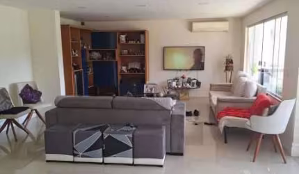 Casa em condomínio fechado com 5 quartos à venda na Estrada dos Bandeirantes, Vargem Grande, Rio de Janeiro, 620 m2 por R$ 1.200.000