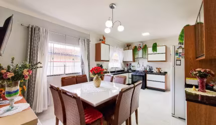 Casa plana com 3 quartos e escritório à Venda no bairro Itaum - Joinville - SC por R$ 850.000,00