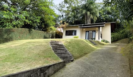 Casa à venda com 2 quartos (1 suíte) no bairro Nova Brasília – Joinville/SC | R$ 475.000,00