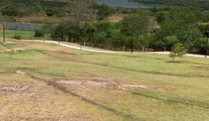 Vende-se terreno no condomínio Jardim dos Girassóis.