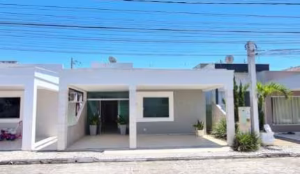 Venda de Casa em Condomínio de Luxo em Feira de Santana-BA, Bairro Sim: 3 Quartos, 1 Suíte, 1 Sala, 3 Banheiros, 2 Vagas, 180m².
