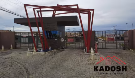 Imóvel de alto padrão: Casa em condomínio à venda em Feira de Santana-BA, Parque Ipê. 2 quartos, 1 sala, 1 banheiro, 2 vagas, 172m².