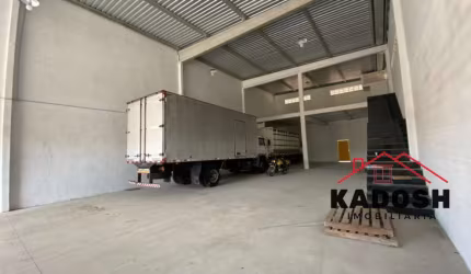 Galpao comercial para Locação no Parque Ipê, Feira de Santana,  1 sala, 1 banheiro com 350,00 m².