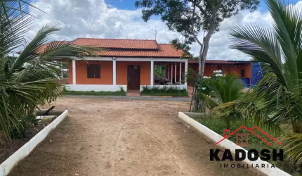 Chácara à venda no Centro de Santanópolis-BA: 2 quartos, sala, 2 banheiros, 1 vaga de garagem, 4.500 m² de área total
