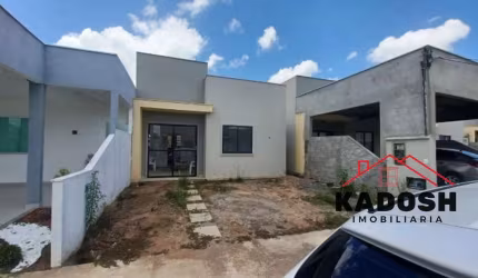 Venda de Casa em Condomínio de 2 Quartos no Bairro Papagaio, Feira de Santana-BA: 130m², 1 Sala, 1 Banheiro, 1 Vaga.