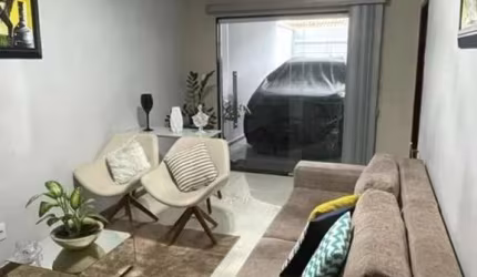 Casa à venda no bairro de Pamplona, próxima à Tesoura, no Condomínio Adélia Menezes em Feira de Santana