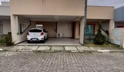 Casa em Condomínio à Venda na Pedra do Descanso - 2 quartos, 1 suíte, 130m² - Feira de Santana-BA