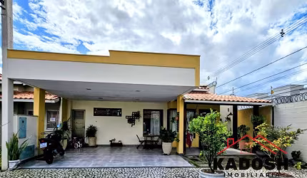Imperdível - Casa em Condomínio à Venda em Feira de Santana-BA, Bairro Sim! 3 quartos, 1 suíte, 1 sala, 2 banheiros, 2 vagas de garagem, 200m².