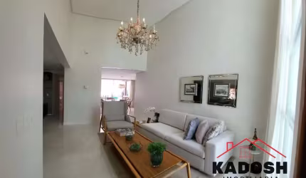 Imperdível Casa à Venda em Feira de Santana-BA - 3 Quartos, 2 Suítes, 316m² na Pedra do Descanso!