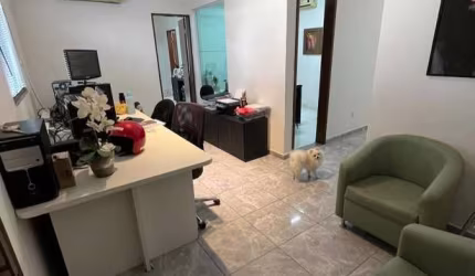 Imperdível: Casa à venda em Feira de Santana-BA, bairro Sim, 2 quartos, 1 suíte, 1 sala, 2 banheiros, 3 vagas de garagem, 234m².