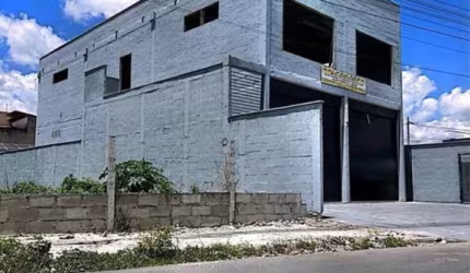 Galpão Industrial para Locação em Feira de Santana-BA, Bairro Olhos D'água  300m² de Área Disponível!