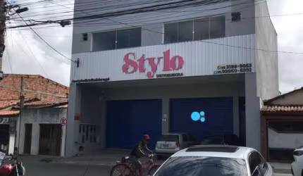 Ponto comercial no feira Guai ,  Centro de Feira de Santana-BA: 3 salas, 2 banheiros, 1 vaga de garagem, 620m² de área!