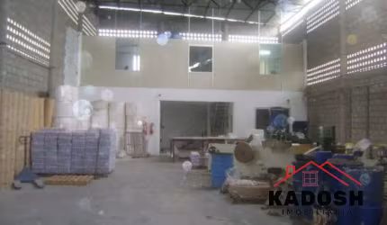 Galpão Industrial para Locação no Centro de Feira de Santana-BA: 3 salas, 3 banheiros, 1.000m² de Área.