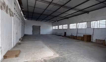 Galpão Comercial de 250m² ,  para Locação em Feira de Santana-BA, Bairro Cis!