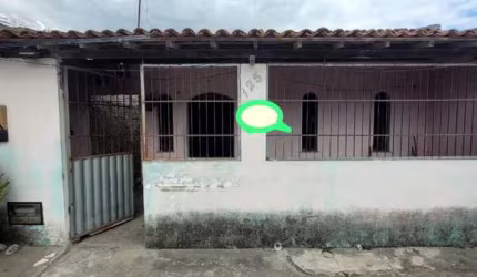 Casa à venda na Rua Nova, Feira de Santana-BA: 2 quartos, 1 sala, 1 banheiro, 105m² de área!