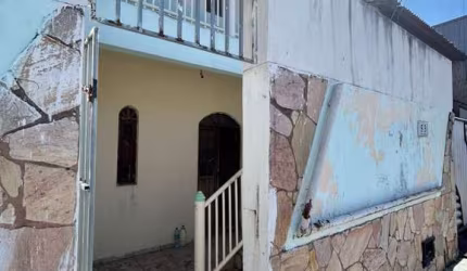 Oportunidade imperdível: Casa à venda em Feira de Santana-BA, no bairro Parque Ipê com 2 quartos, 2 salas, 2 banheiros e 120,00 m² de área.
