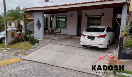 Imperdível Residência em Condomínio na Pedra do Descanso - 3 quartos, 1 suíte, 2 salas, 3 banheiros, 2 vagas de garagem, 200m²