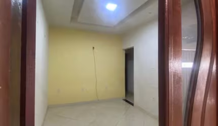 Imperdível: Casa à venda em Feira de Santana-BA, bairro Campo Limpo, 3 quartos, 2 suítes, 1 sala, 3 banheiros, 200m²!