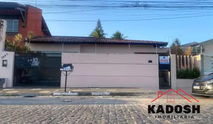 Imperdível: Casa à venda em Feira de Santana-BA, bairro Ponto Central, 3 quartos, 1 suíte, 1 sala, 2 banheiros, 205m².
