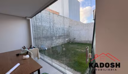 Casa em Condomínio à Venda em Feira de Santana-BA, Bairro Sim: 2 Quartos, 1 Suíte, 1 Sala, 2 Banheiros, 3 Vagas, 185m².