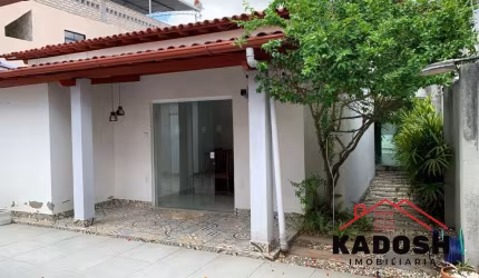 Imperdível Casa à Venda em Feira de Santana-BA, Bairro Brasília: 3 Quartos, 2 Suítes, 1 Sala, 3 Banheiros, 2 Vagas e 260m²!