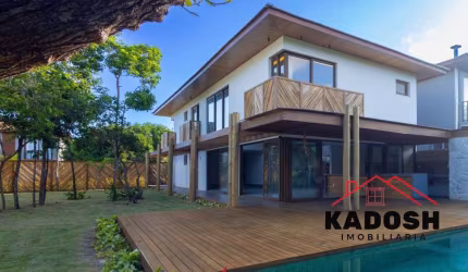 Imóvel de Luxo: Casa em Condomínio com 5 Quartos e 2 Suítes na Praia do Forte-BA, 300m² e 5 Vagas de Garagem.