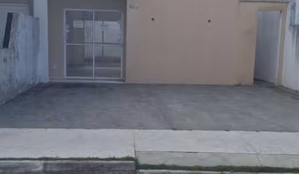 Casa em Condomínio à Venda em Feira de Santana-BA, Bairro Registro: 2 Quartos, 1 Sala, 1 Banheiro, 2 Vagas, 90m².