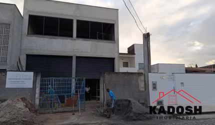Oportunidade Única: Galpão Comercial à Venda em Feira de Santana-BA, Bairro Lagoa Salgada - 1 Banheiro, 220m² de Área
