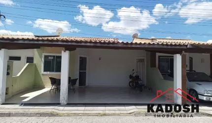 Venda de Casa em Condomínio no Parque Ipê, Feira de Santana-BA: 2 Quartos, 1 Sala, 1 Banheiro, 2 Vagas e 75m². Aproveite!