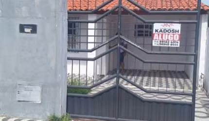 Casa para locação em Feira de Santana-BA, Bairro Brasília: 2 quartos, 1 sala, 1 banheiro, 2 vagas de garagem, 80m² de área.
