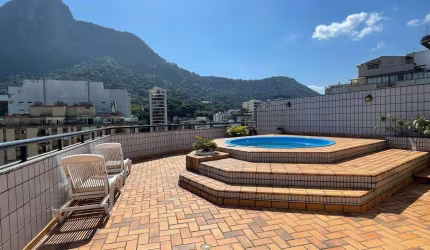 Cobertura duplex com linda vista indevassável