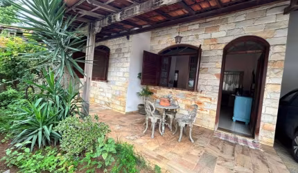 Casa com 2 quartos à venda na Rua José Benjamim de Castro, 45, Planalto, Belo Horizonte por R$ 530.000