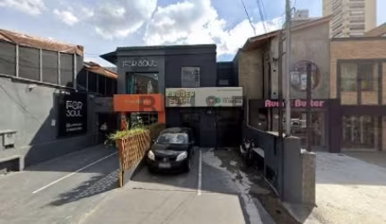 CASA COMERCIAL À VENDA NA VILA NOVA CONCEIÇÃO, COM 220 M² E DUAS VAGAS.