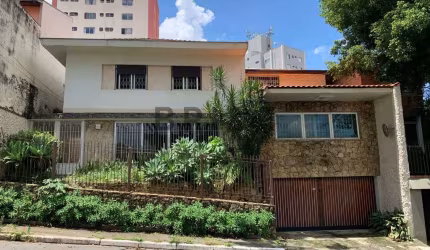 CASA P/ VENDA / LOCAÇÃO NO BROOKLIN, 291M², 5 QUARTOS, PISCINA, CHURRASQUEIRA E 4 VAGAS.