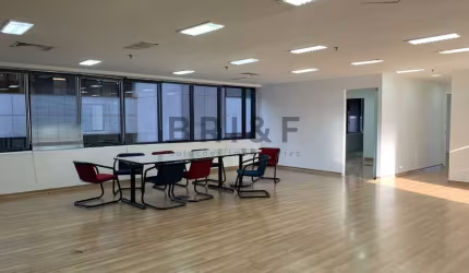 CONJUNTO COMERCIAL PARA VENDA/LOCAÇÃO, 223 M², 4 SALAS, 4 BANHEIROS, COPA E 5 VAGAS NO BROOKLIN.