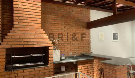 CASA COMERCIAL PARA LOCAÇÃO NO BROOKLIN, 250 M², 8 SALAS, 4 BANHEIROS, BAR, CHURRASQUEIRA E 2 VAGAS.